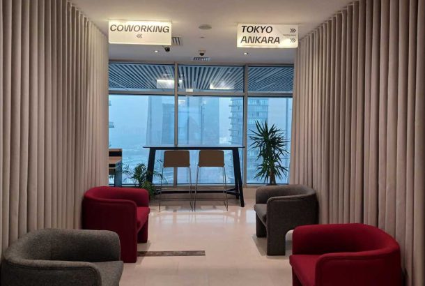 Plaza Cubes Paragon Tower