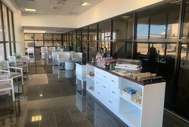 Larimar Lounge (Main Terminal)